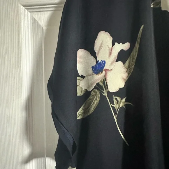 Navy Floral Blouse - Picture 4 of 5